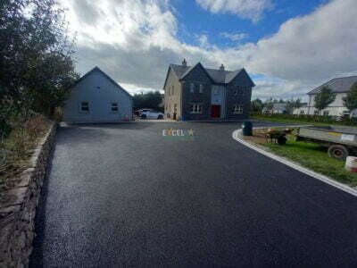 SMA Driveway with Granite Cobble Setts Border and Apron in Rathcormac