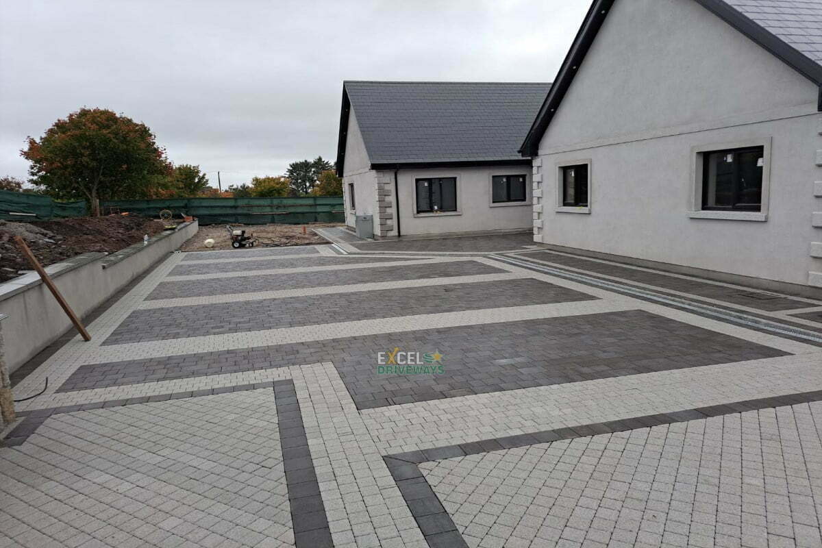 Driveway and Patio with Kilsaran Slate Paving and Lismore Granite Setts in East Cork 10