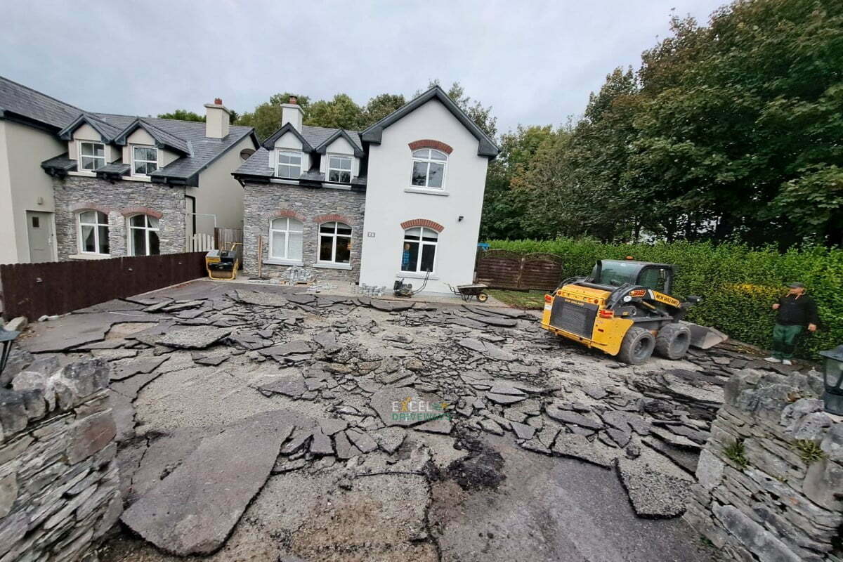 Asphalt Driveway with Granite Setts in Kenmare, Co. Kerry Excel Driveways