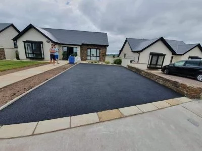 New Black SMA Tarmac Driveway With Paved Entrance