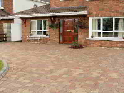 paved driveway with Lismore 1