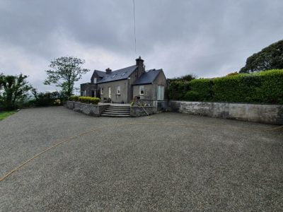 New tar and chipping stone driveway in Bantry